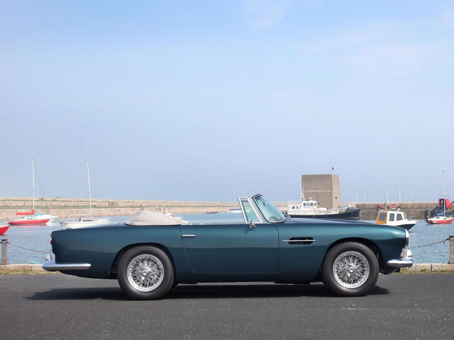  Aston Martin DB4 Convertible 1962 года  (фото 32 из 41)
